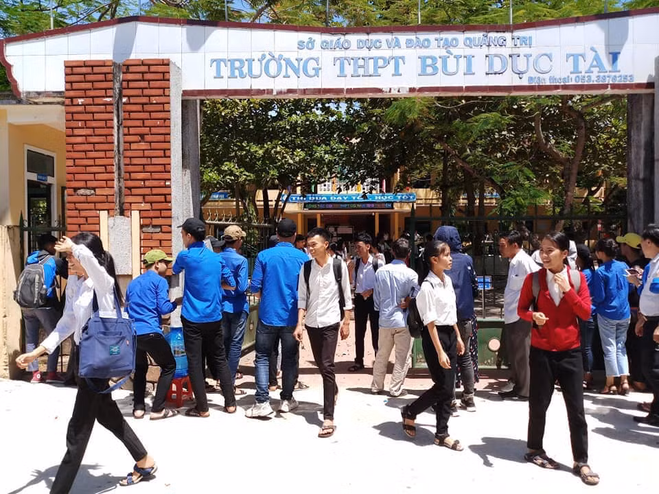 Là trường khu vực nông thôn, dịch vụ còn hạn chế nên hoạt động của trường Bùi Dục Tài có ý nghĩa thiết thực rất cao. Là trường khu vực nông thôn, dịch vụ còn hạn chế nên hoạt động của trường Bùi Dục Tài có ý nghĩa thiết thực rất cao.