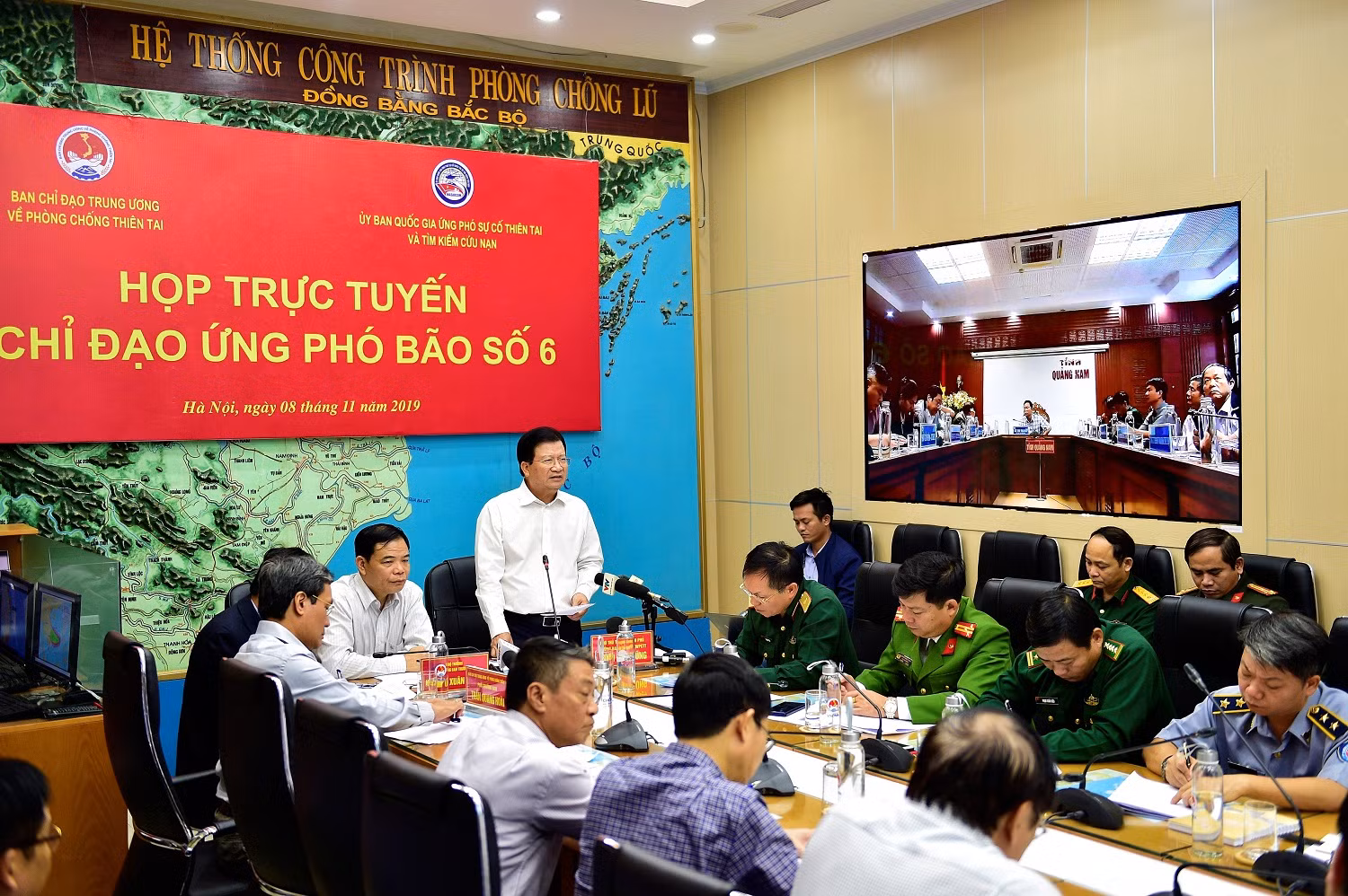 Phó Thủ tướng Trịnh Đình Dũng phát biểu chỉ đạo tại cuộc họp. Ảnh: VGP/Nhật Bắc Phó Thủ tướng Trịnh Đình Dũng phát biểu chỉ đạo tại cuộc họp. Ảnh: VGP/Nhật Bắc