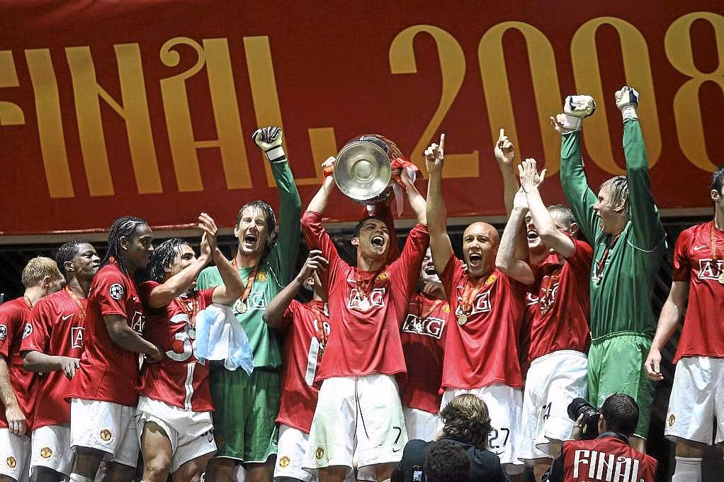 CR7 cùng MU lên ngôi vô địch Champions League. CR7 cùng MU lên ngôi vô địch Champions League.