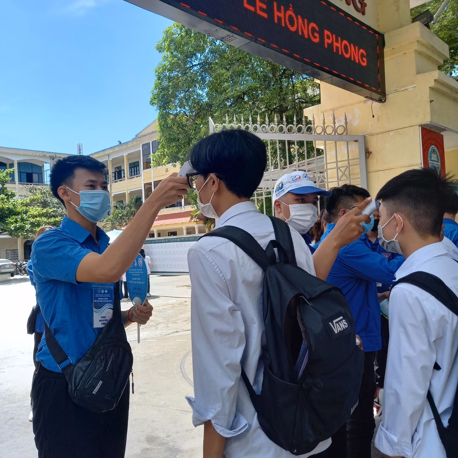 Thí sinh tham gia kỳ thi tại các Hội đồng thi đều được đảm bảo tuân thủ quy định 5K của Bộ Y tế (Ảnh: CTV)