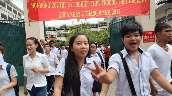 Đề thi tốt nghiệp có lẽ không gây khó cho học sinh nhưng người lớn thì băn khoăn - Ảnh: T.N.H.