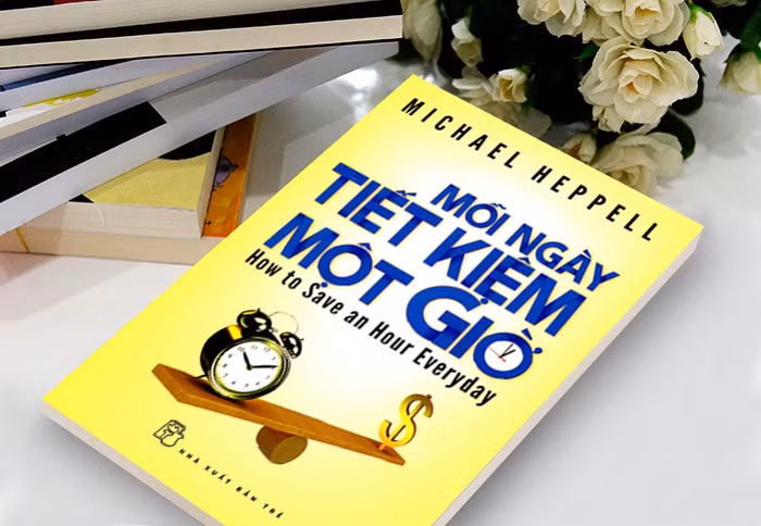 Cuốn “Mỗi ngày tiết kiệm một giờ” (Ảnh: tác giả cung cấp).