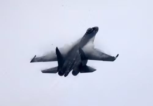 Máy bay chiến đấu Su-35 bay biểu diễn ở Triển lãm hàng không Chu Hải 2014 Trung Quốc