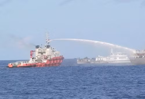 Trung Quốc hung hăng khiêu khích trên Biển Đông Trung Quốc hung hăng khiêu khích trên Biển Đông
