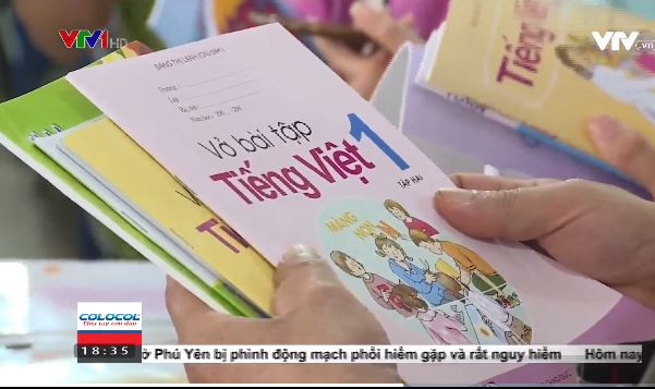 Thay vì sử dụng vở ô ly, vở thếp như trước đây, nhiều cơ sở giáo dục yêu cầu cha mẹ học sinh phải mua những loại vở in sẵn có hình thức bên ngoài khá giống với sách giáo khoa tương ứng. Không ít cha mẹ học sinh đều quan niệm đấy là "sách giáo khoa", nhà trường bảo mua loại nào thì phải mua loại ấy.