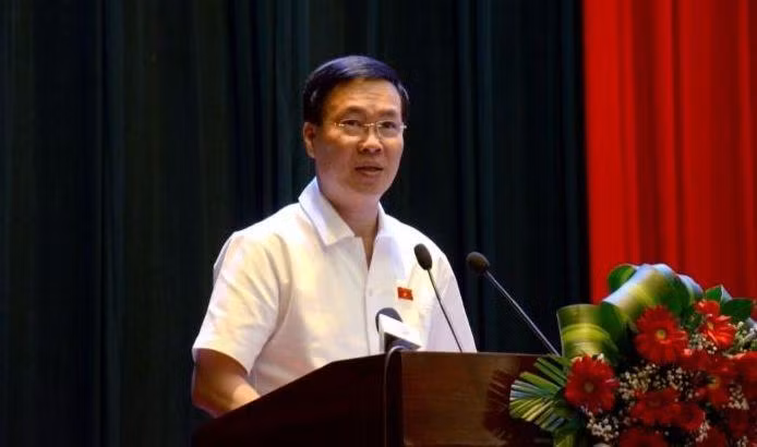 Thay mặt Ban Bí thư, ông Võ Văn Thưởng, Ủy viên Bộ Chính trị, Thường trực Ban Bí thư đã ký ban hành Chỉ thị 18 về phát huy vai trò, nâng cao chất lượng, hiệu quả công tác giám sát, phản biện xã hội của Mặt trận Tổ quốc Việt Nam và các tổ chức chính trị - xã hội. Ảnh: vov.vn