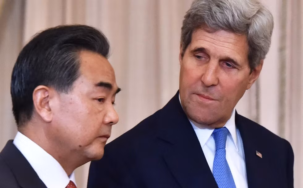 Vương Nghị - Ngoại trưởng Trung Quốc và Ngoại trưởng Mỹ John Kerry, ảnh: SCMP. Vương Nghị - Ngoại trưởng Trung Quốc và Ngoại trưởng Mỹ John Kerry, ảnh: SCMP.
