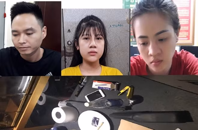 Các đối tượng và tang vật cơ quan Công an thu tại phòng hát (Ảnh: Xuân Mai/CAND)