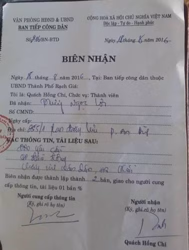 Biên nhận tiếp nhận hồ sơ vụ việc mà Ban tiếp công dân thành phố Rạch Giá cấp cho thầy Lợi (Ảnh: P.L) Biên nhận tiếp nhận hồ sơ vụ việc mà Ban tiếp công dân thành phố Rạch Giá cấp cho thầy Lợi (Ảnh: P.L)