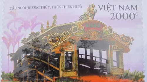 Cầu ngói Thanh Toàn có tuổi đời trên 300 năm, là di tích kiến trúc cổ nổi tiếng của xứ Huế, được Nhà nước công nhận là di tích lịch sử văn hóa cấp quốc gia từ năm 1990. Tuy nhiên trên chiếc tem này lại không đề địa danh cầu ngói Thanh Toàn. Cầu ngói Thanh Toàn có tuổi đời trên 300 năm, là di tích kiến trúc cổ nổi tiếng của xứ Huế, được Nhà nước công nhận là di tích lịch sử văn hóa cấp quốc gia từ năm 1990. Tuy nhiên trên chiếc tem này lại không đề địa danh cầu ngói Thanh Toàn.
