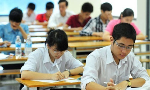 Nhiều giáo viên thắc mắc về quy định thí sinh không được rời khỏi phòng thi trong suốt thời gian làm bài trắc nghiệm. (Ảnh minh họa: Báo Giáo dục và thời đại)