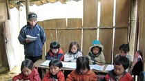 Giáo viên vùng đặc biệt khó khăn được hưởng những chính sách ưu đãi. (Ảnh minh họa: Báo Nhân dân)