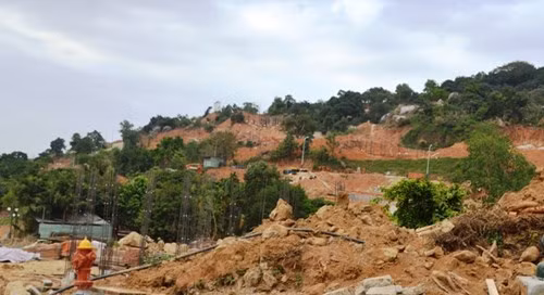 Toàn cảnh dự án bạt núi Sơn Trà để làm khu nghỉ dưỡng. Ảnh: TT/Giaoduc.net.vn.