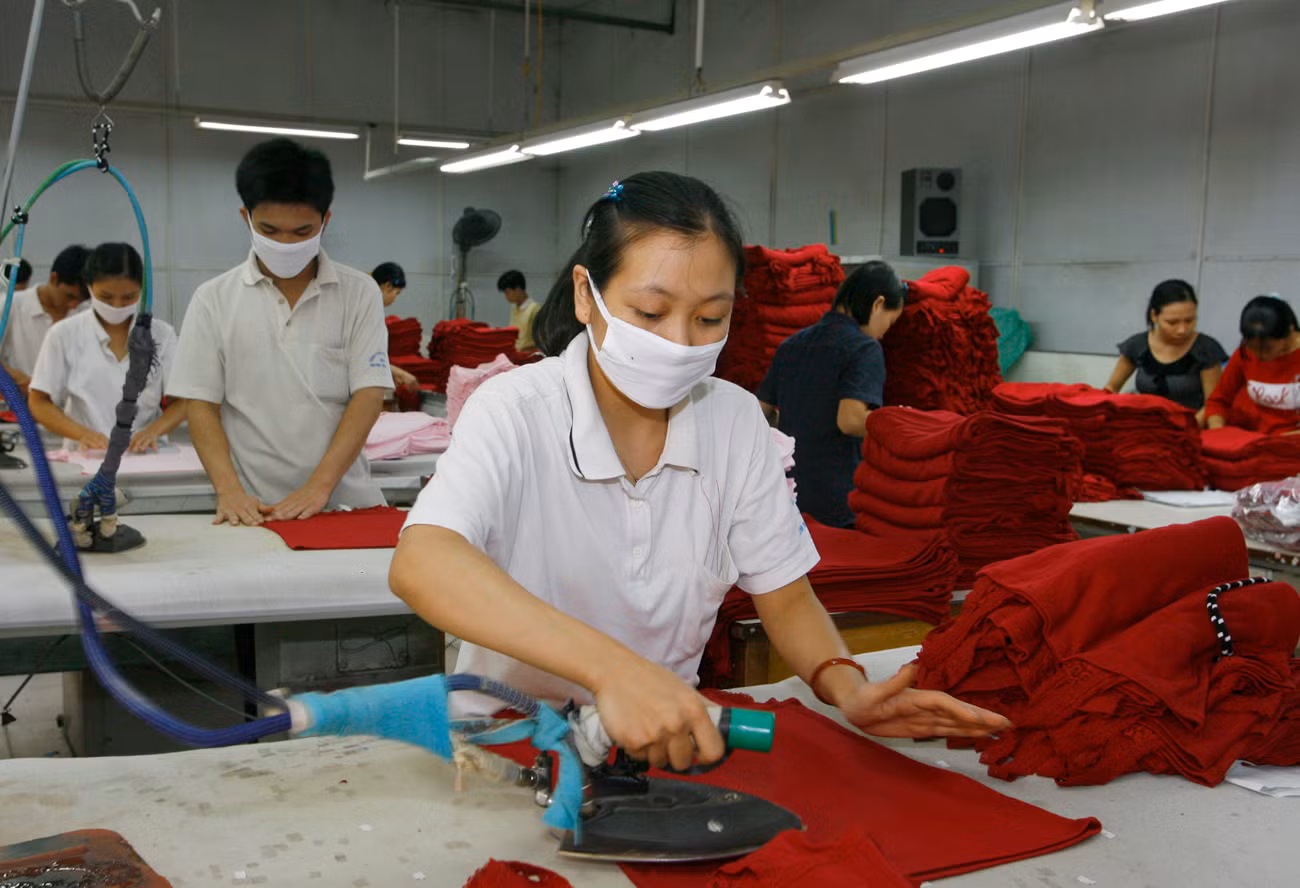 Thực hiện tốt việc giải quyết các chế độ, chính sách đảm bảo quyền lợi người tham gia; triển khai nhiều giải pháp phát triển đối tượng, giảm nợ đọng Bảo hiểm xã hội, Bảo hiểm Y tế, Bảo hiểm thất nghiệp. Ảnh minh họa: Tùng Dương. Thực hiện tốt việc giải quyết các chế độ, chính sách đảm bảo quyền lợi người tham gia; triển khai nhiều giải pháp phát triển đối tượng, giảm nợ đọng Bảo hiểm xã hội, Bảo hiểm Y tế, Bảo hiểm thất nghiệp. Ảnh minh họa: Tùng Dương.
