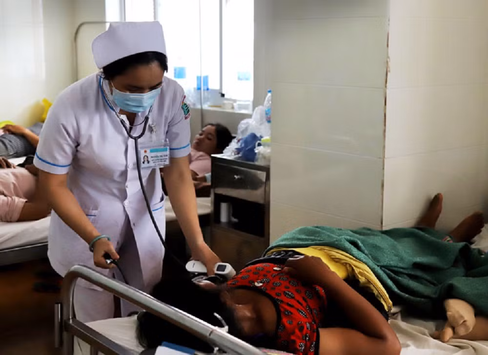 Những trường hợp nghi bị ngộ độc thực phẩm tại Di Linh đang được theo dõi, điều trị. Ảnh: Sở Y tế Lâm Đồng. Những trường hợp nghi bị ngộ độc thực phẩm tại Di Linh đang được theo dõi, điều trị. Ảnh: Sở Y tế Lâm Đồng.