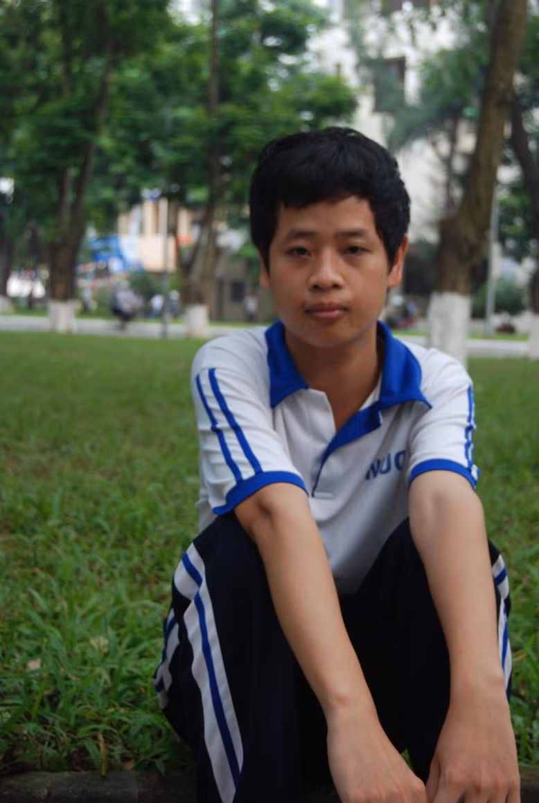 Bùi Văn Ánh, sinh viên Trường ĐH Xây dựng tuy có hoàn cảnh gia đình éo le nhưng vẫn luôn đạt thành tích cao trong học tập. (Ảnh: Đỗ Quyên Quyên).