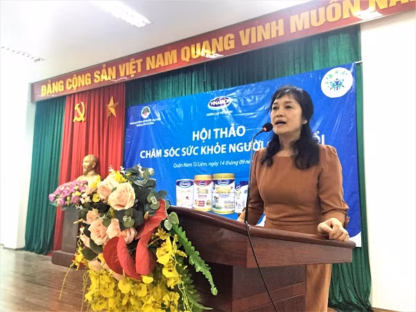 Bà Nguyễn Minh Tâm – Giám đốc Chi nhánh Vinamilk tại Hà Nội phát biểu tại hội thảo.