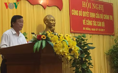 Ông Hà Ban, Phó Ban Tổ chức Trung ương đọc Quyết định về việc phân công ông Trương Quang Nghĩa làm Bí thư Thành ủy Đà Nẵng. Ông Hà Ban, Phó Ban Tổ chức Trung ương đọc Quyết định về việc phân công ông Trương Quang Nghĩa làm Bí thư Thành ủy Đà Nẵng.