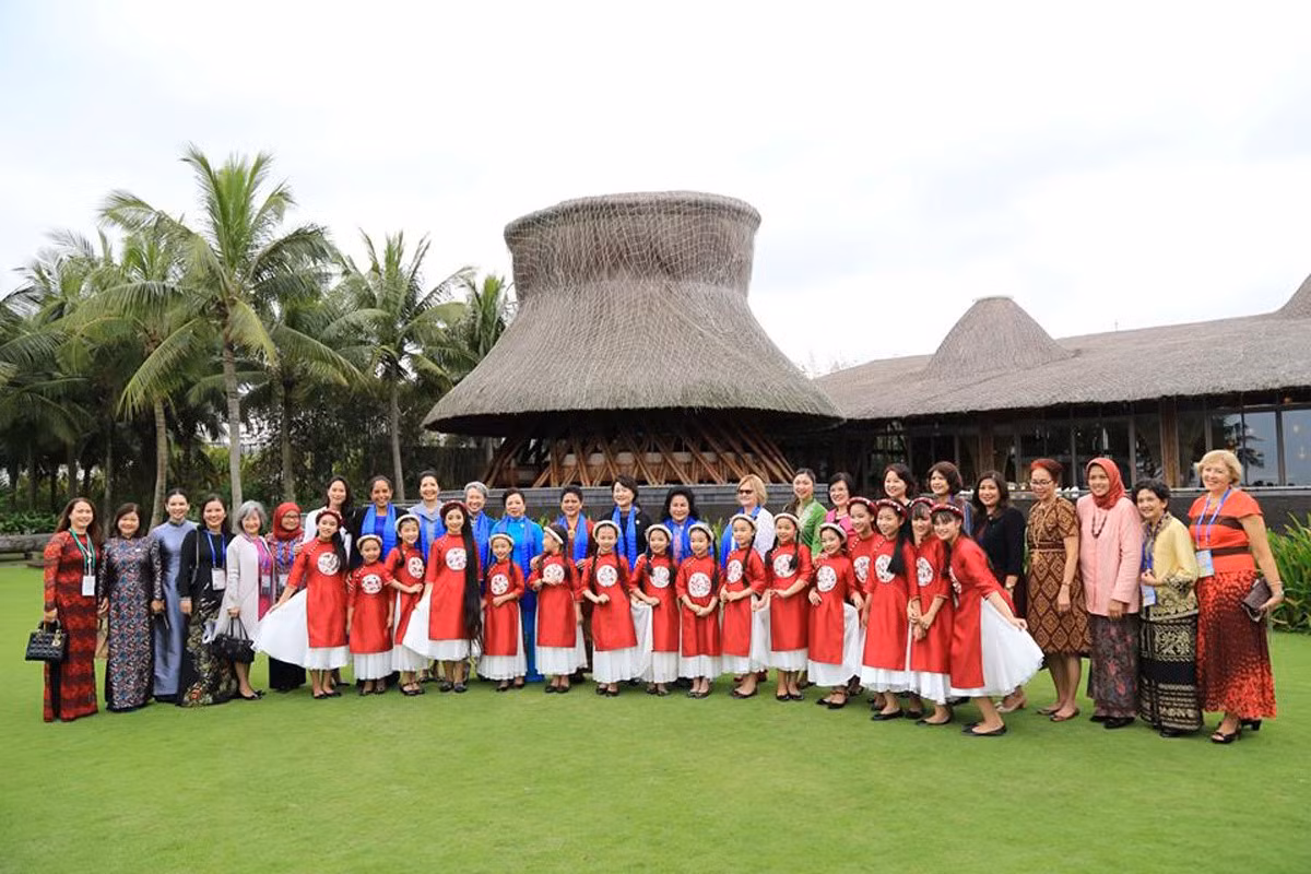 Các Đệ nhất Phu nhân rất hài lòng với không gian di sản Naman Retreat