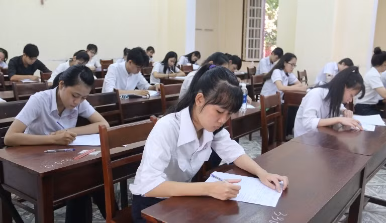 Chính sách miễn học phí cho sinh viên sư phạm đã lạc hậu, lỗi thời. (Ảnh minh họa: Báo Nhân Dân)
