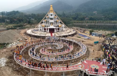 Cầu Đại Lạc Kim Cương Mandala trong ngày khai mạc Pháp hội.