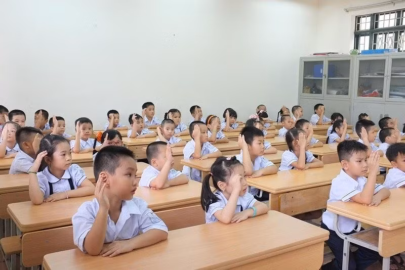 Cơ quan chức năng gặp khó khi xử lý giáo viên dạy thêm trái quy định. (Ảnh minh họa: Lã Tiến)