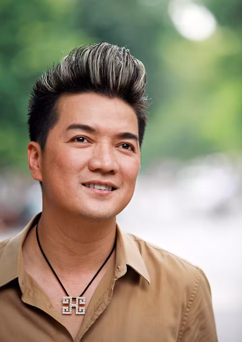 Điều này khiến Mr.Đàm rất phấn khích và sung sướng. Điều này khiến Mr.Đàm rất phấn khích và sung sướng.