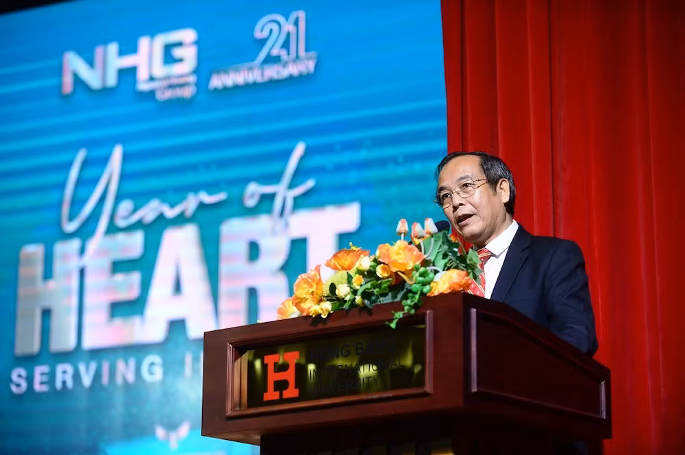 Tiến sĩ Đỗ Mạnh Cường, Phó Tổng Giám đốc NHG, cổ vũ tinh thần phục vụ trong yêu thương bằng lời giải đáp cho băn khoăn về “Làm sao để trở thành người phục vụ đích thực?” Tiến sĩ Đỗ Mạnh Cường, Phó Tổng Giám đốc NHG, cổ vũ tinh thần phục vụ trong yêu thương bằng lời giải đáp cho băn khoăn về “Làm sao để trở thành người phục vụ đích thực?”
