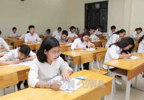 Học sinh đang làm bài thi. (Ảnh minh hoạ: TTXVN)