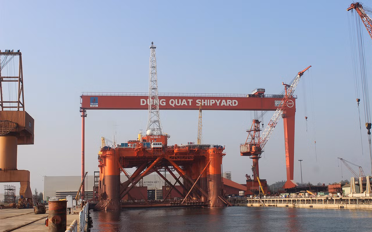 Dock DQS sau khi hoàn thành sửa chữa giàn Đại Hùng. Dock DQS sau khi hoàn thành sửa chữa giàn Đại Hùng.
