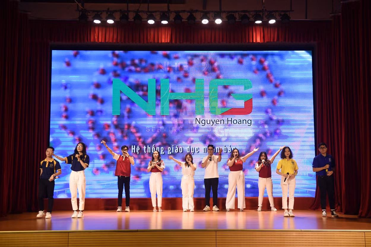 Ca khúc “Mỗi ngày học là một ngày vui” với phần biểu diễn các bạn sinh viên khối Đại học NHG Ca khúc “Mỗi ngày học là một ngày vui” với phần biểu diễn các bạn sinh viên khối Đại học NHG