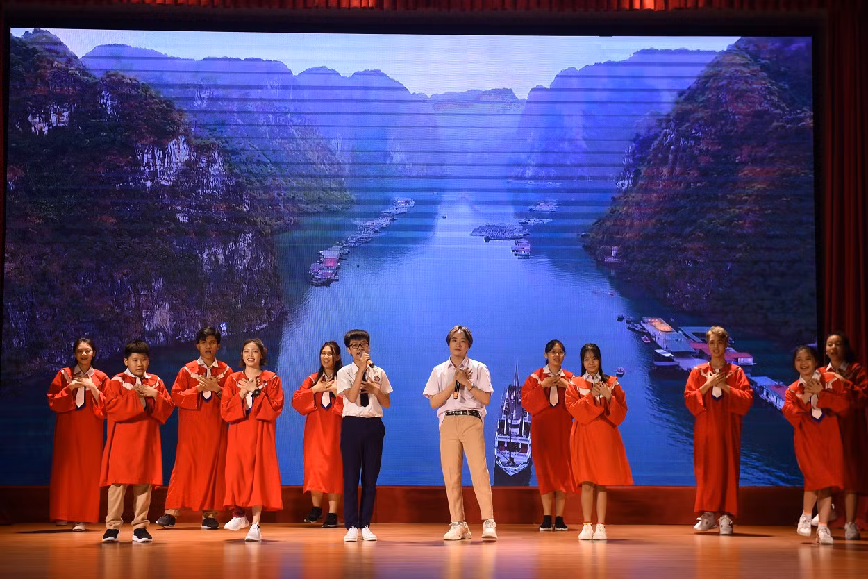 Ca khúc “Heal the world” được trình diễn bởi Hoàng Anh Doramon, Tấn Bảo và các bạn học sinh khối K-12 NHG Ca khúc “Heal the world” được trình diễn bởi Hoàng Anh Doramon, Tấn Bảo và các bạn học sinh khối K-12 NHG
