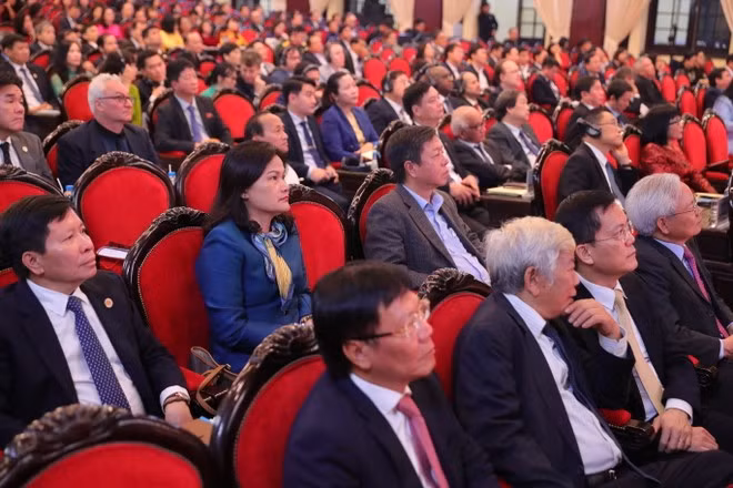 Tổng Bí thư Nguyễn Phú Trọng phát biểu chỉ đạo Đại hội XIII Công đoàn Việt Nam. (Ảnh: TTXVN) Tổng Bí thư Nguyễn Phú Trọng phát biểu chỉ đạo Đại hội XIII Công đoàn Việt Nam. (Ảnh: TTXVN)