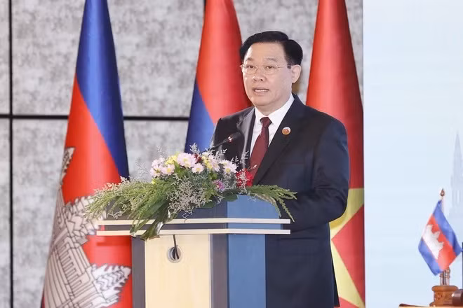 Chủ tịch Quốc hội Vương Đình Huệ phát biểu. Ảnh: TTXVN