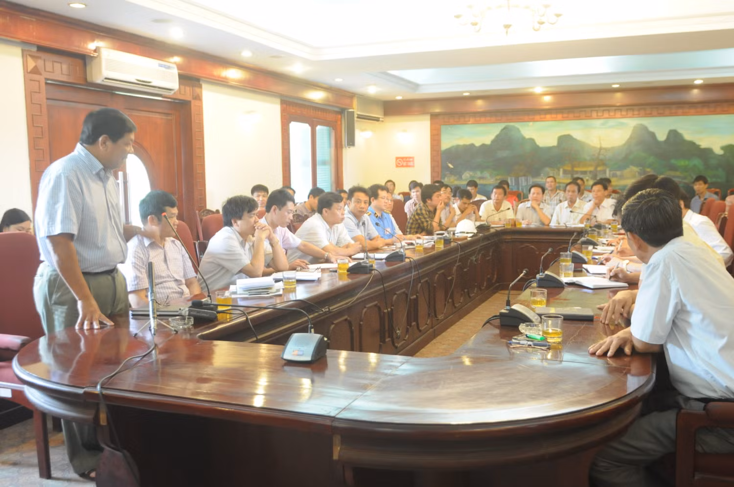 Ông Nguyễn Quốc Hùng - Giám đốc Sở GTVT Hà Nội đã nhiều lần khẳng định việc đưa ra kết luận không phải chuyện một sớm một chiều. (Ảnh chụp tại buổi họp liên ngành ngày 20/8. Ảnh Nam Phong) Ông Nguyễn Quốc Hùng - Giám đốc Sở GTVT Hà Nội đã nhiều lần khẳng định việc đưa ra kết luận không phải chuyện một sớm một chiều. (Ảnh chụp tại buổi họp liên ngành ngày 20/8. Ảnh Nam Phong)
