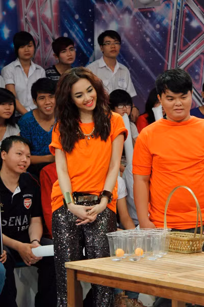 Đinh Ngọc Diệp cũng không e ngại khi nhận lời khen cô là một người phụ nữ xinh đẹp và tài năng. Theo cô, tất cả những yếu tố này cộng với sự nỗ lực không ngừng đã giúp cô có được vị trí như hôm nay.