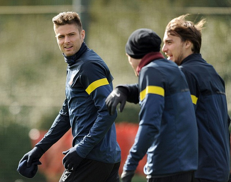 Olivier Giroud đã sẵn sàng để đá trung phong cắm, sau khi thử nghiệm với Walcott của Wenger ở trận lượt đi thất bại.