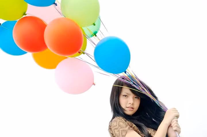 Gương mặt tâm trạng, nhưng vẫn rất xinh xắn, đáng yêu.