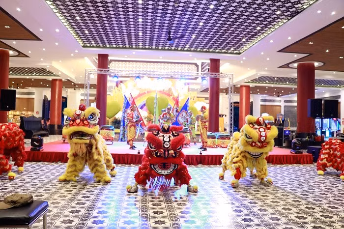 Múa lân sư rồng tại Sun World Danang Wonders.