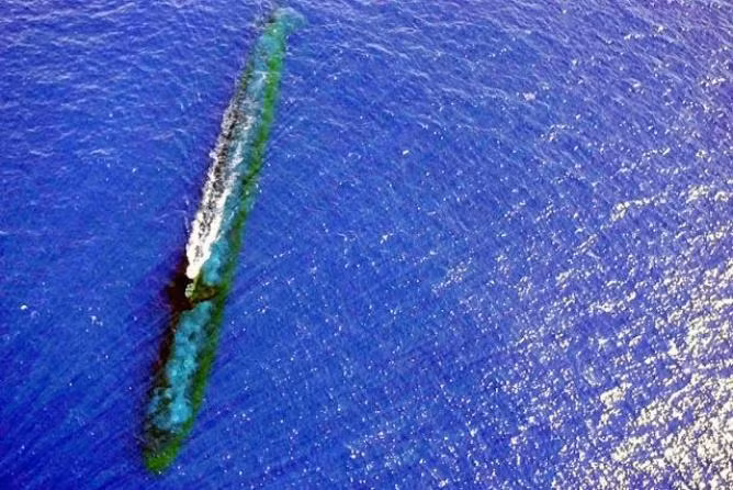 Tàu ngầm hạt nhân tấn công USS Chicago lớp Los Angeles, Hải quân Mỹ đến Malaysia ngày 24 tháng 7 năm 2001 (ảnh tư liệu) Tàu ngầm hạt nhân tấn công USS Chicago lớp Los Angeles, Hải quân Mỹ đến Malaysia ngày 24 tháng 7 năm 2001 (ảnh tư liệu)