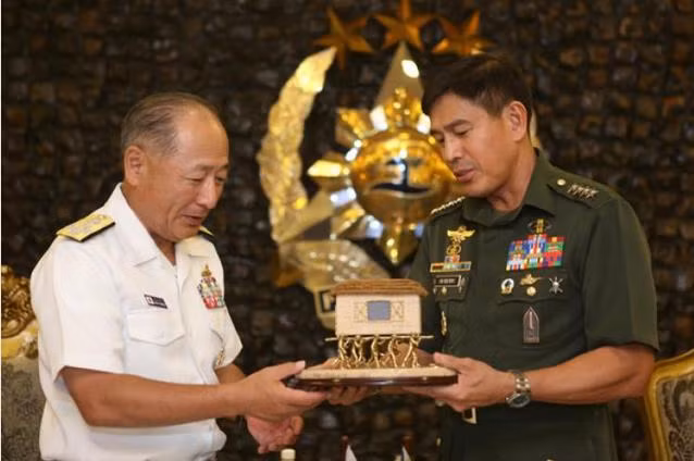 Tham mưu trưởng liên quân Lực lượng Phòng vệ Nhật Bản Kawano Katsutoshi vừa đến thăm Philippines, tăng cường hợp tác quân sự hai nước Tham mưu trưởng liên quân Lực lượng Phòng vệ Nhật Bản Kawano Katsutoshi vừa đến thăm Philippines, tăng cường hợp tác quân sự hai nước