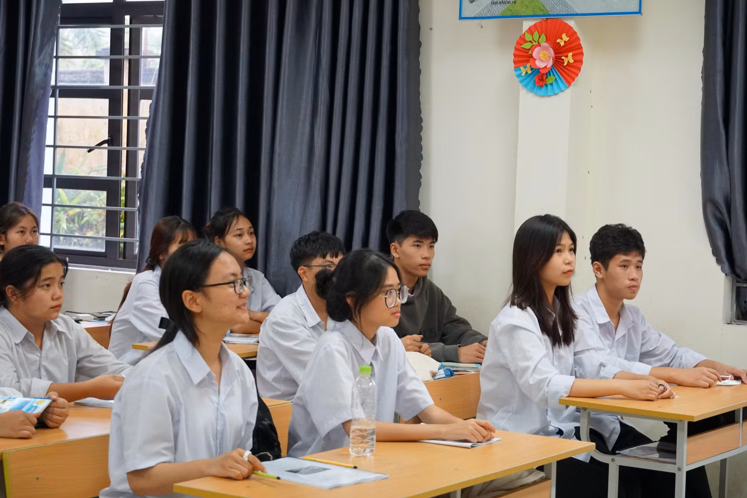Giáo dục hướng nghiệp và phân luồng đào tạo nghề cho học sinh sau trung học cơ sở, trung học phổ thông giúp học sinh lựa chọn nghề nghiệp phù hợp với năng lực, điều kiện của bản thân và tình hình thực tế (Ảnh: Phạm Linh)