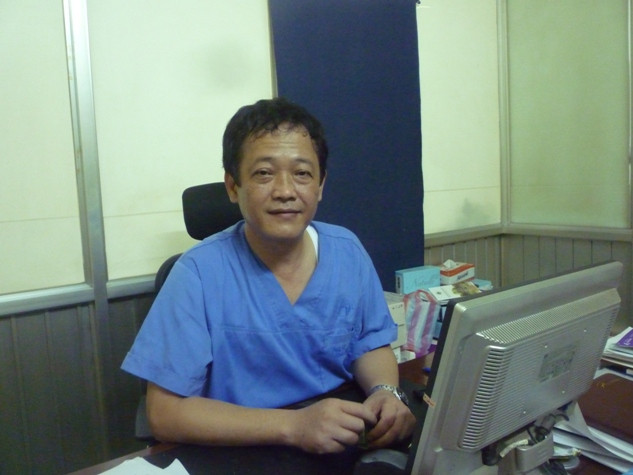PGS. Ts Trần Thiết Sơn - Trưởng khoa Phẫu thuật tạo hình Bệnh viện Xanh Pôn (Hà Nội). Ảnh Thu Hòe PGS. Ts Trần Thiết Sơn - Trưởng khoa Phẫu thuật tạo hình Bệnh viện Xanh Pôn (Hà Nội). Ảnh Thu Hòe