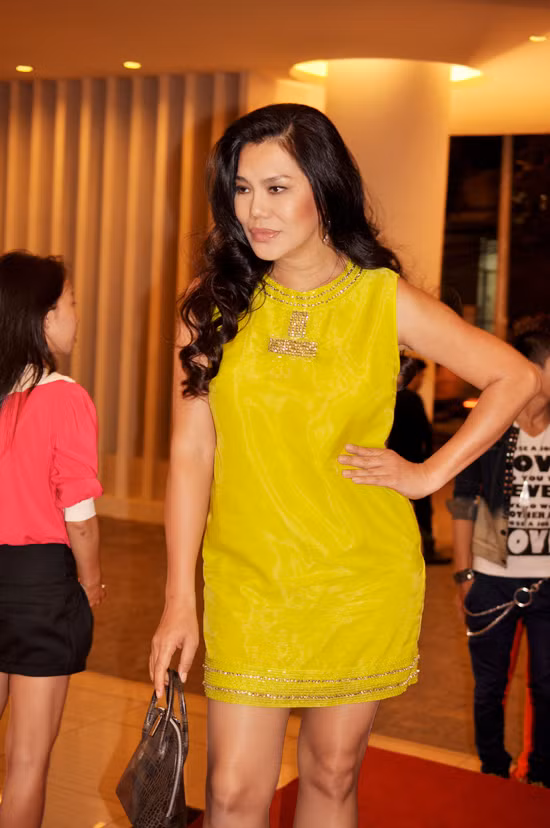 Cindy Thái Tài thực sự đã rất ra dáng một phụ nữ. (Ảnh: Xz) Xem thêm: Top những chiếc váy khoe lưng táo bạo của Sao Việt