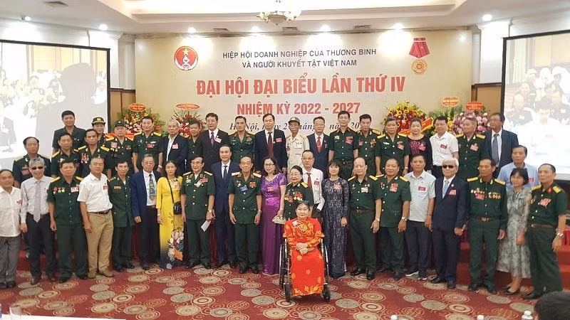 Ban chấp hành của Hiệp hội nhiệm kỳ 2022-2027 ra mắt Đại hội.