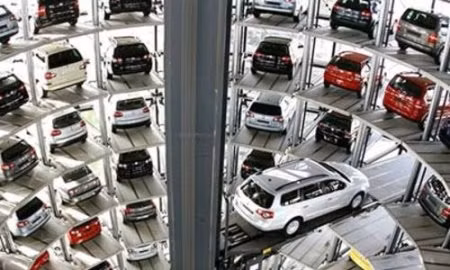 Nhằm giải quyết tình trạng thiếu bãi đỗ xe trong thành phố, Hà Nội đã quyết định xây dựng một loạt các bãi đỗ xe cao tầng, bãi đỗ ngầm. (Ảnh minh họa)