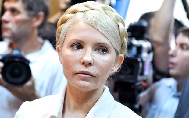 Cựu thủ tướng Tymoshenko đã tuyệt thực kể từ thứ Sáu tuần trước. Cựu thủ tướng Tymoshenko đã tuyệt thực kể từ thứ Sáu tuần trước.