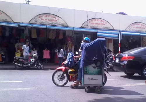 Xe máy 6 bánh. Ảnh: Pham Trung Kien. Xe máy 6 bánh. Ảnh: Pham Trung Kien.
