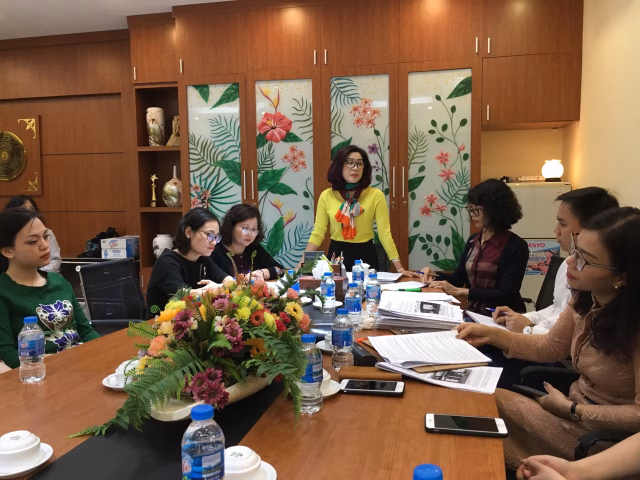 Ban giám hiệu Trường Tiểu học Kim Đồng và đại diện ban đại diện cha mẹ học sinh lớp, ban đại diện cha mẹ học sinh trường làm việc với phóng viên Báo điện tử Giáo dục Việt Nam. Ảnh: Vũ Phương. Ban giám hiệu Trường Tiểu học Kim Đồng và đại diện ban đại diện cha mẹ học sinh lớp, ban đại diện cha mẹ học sinh trường làm việc với phóng viên Báo điện tử Giáo dục Việt Nam. Ảnh: Vũ Phương.