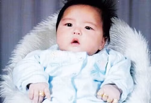 Ngay từ khi còn nhỏ Kim Jae Joong đã rất đáng yêu và được bố mẹ chăm chút rất kỹ lưỡng. Ngay từ khi còn nhỏ Kim Jae Joong đã rất đáng yêu và được bố mẹ chăm chút rất kỹ lưỡng.